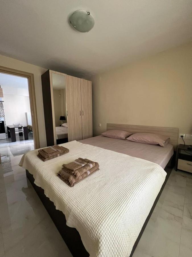 Jenny'S Apartments 阿吉亚特拉萨 外观 照片